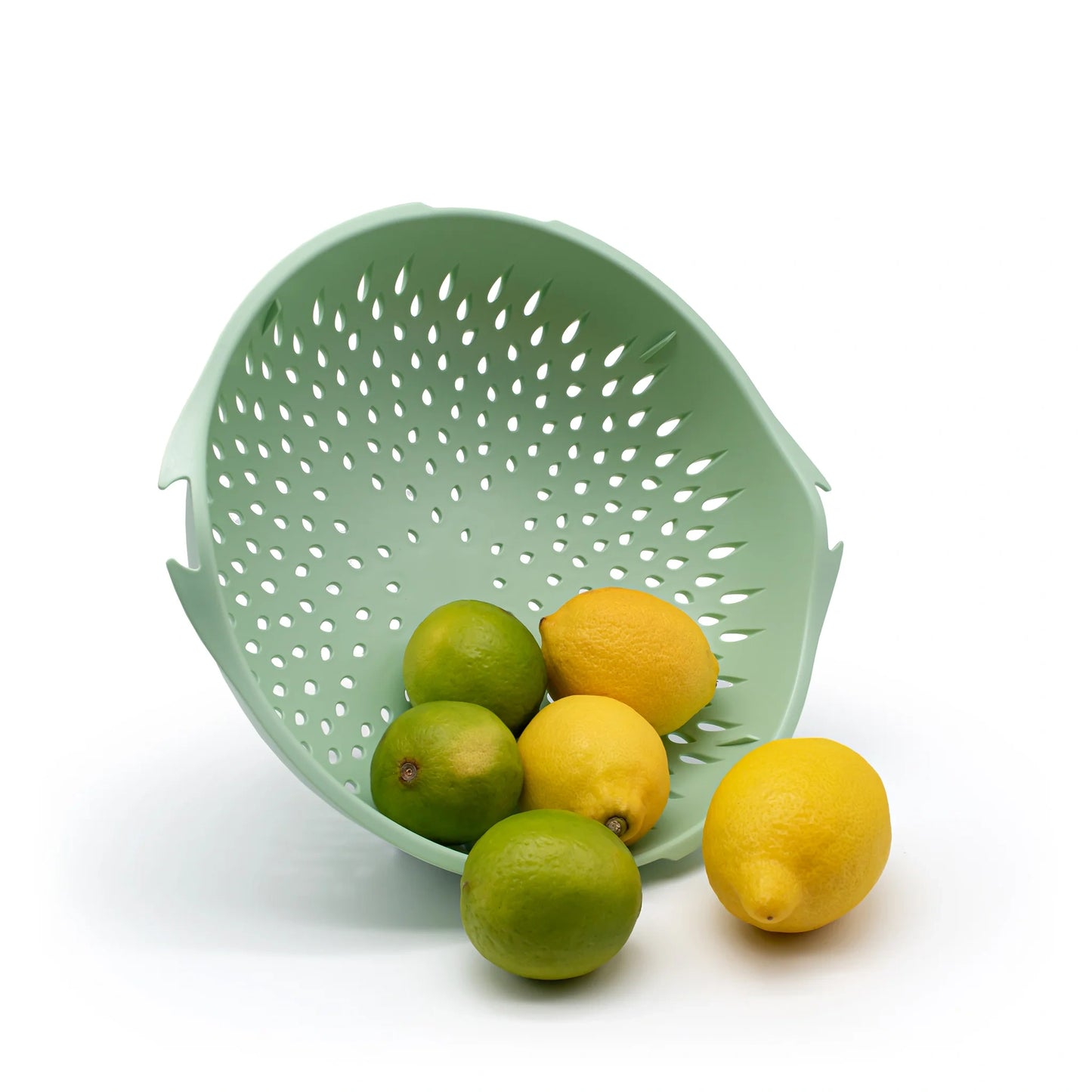 Bioplastic Colander Made from Waste Sugarcane